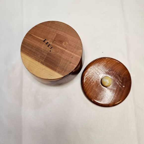 Small Solid Wood Trinket or Ring Box  Small Vintage Wood Trinket Box  Small Roun - Picture 4 of 12
